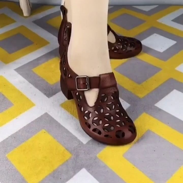 Novas sandálias de salto médio de verão, salto redondo, sandálias de estilo literário, velcro oco, sapatos de couro pequenos para mulheres